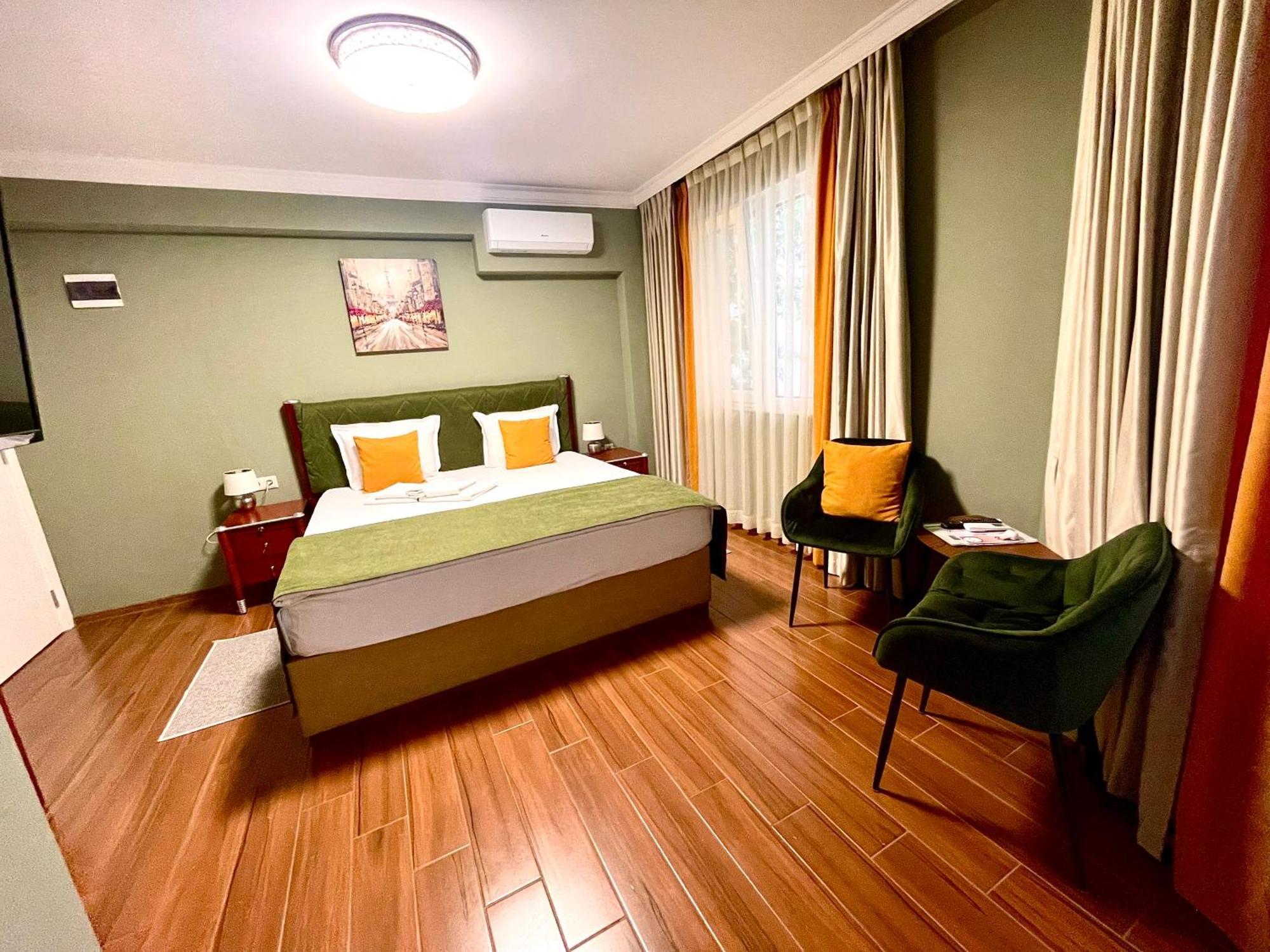 Art Green Boutique Hotel Varna Bagian luar foto